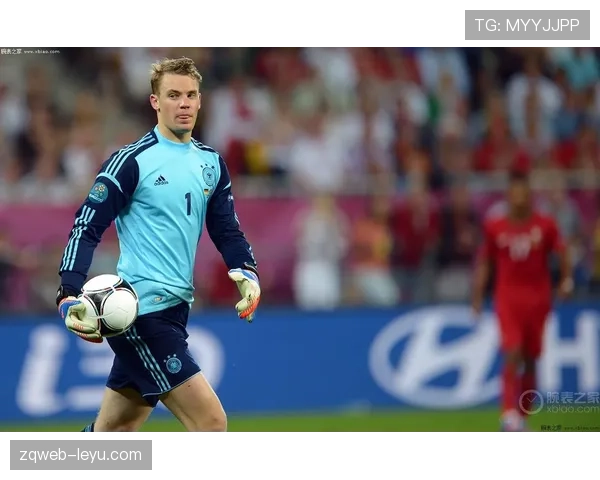 诺伊尔后场组织展现大师级控球，球队进攻节奏由此开启