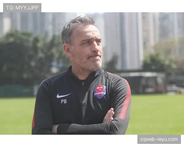 里奥主帅强调战术灵活多变，球队开启竞技新篇章引期待