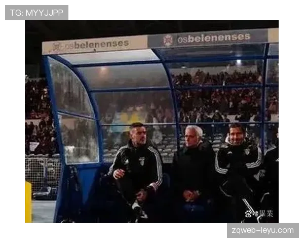 马尔基尼奥斯在三中卫与四后卫体系中的角色解析