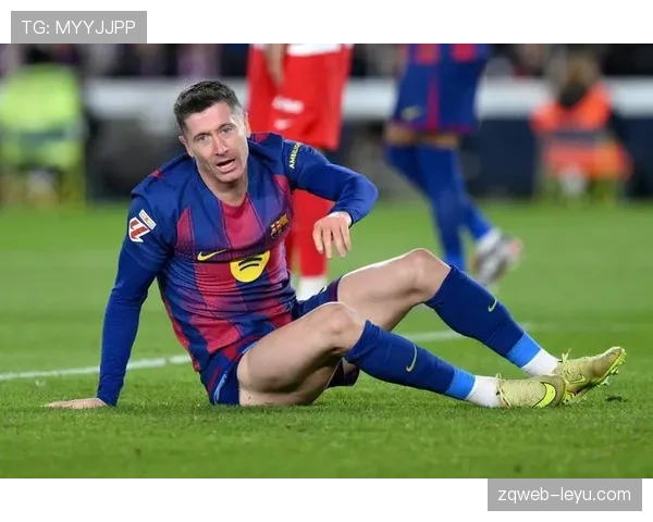 莱万转会巴萨是否正确:战术适配与竞技状态延续性分析 莱万转会巴萨是否正确:战术适配与竞技状态延续性分析