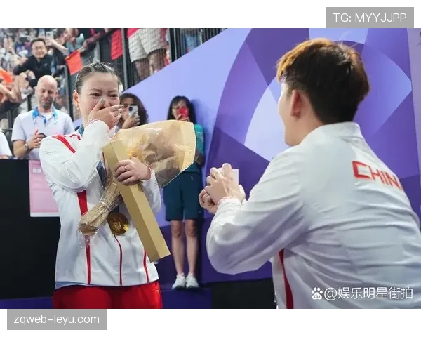 郑思维：赛场像拼命三郎，街拍像富二代，这反差我服了