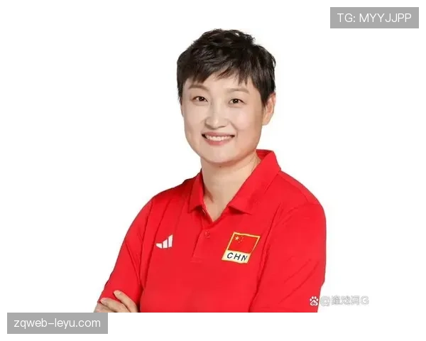 杨昊训练室又加一个豪华健身器材，普通球员估计得哭了吧？